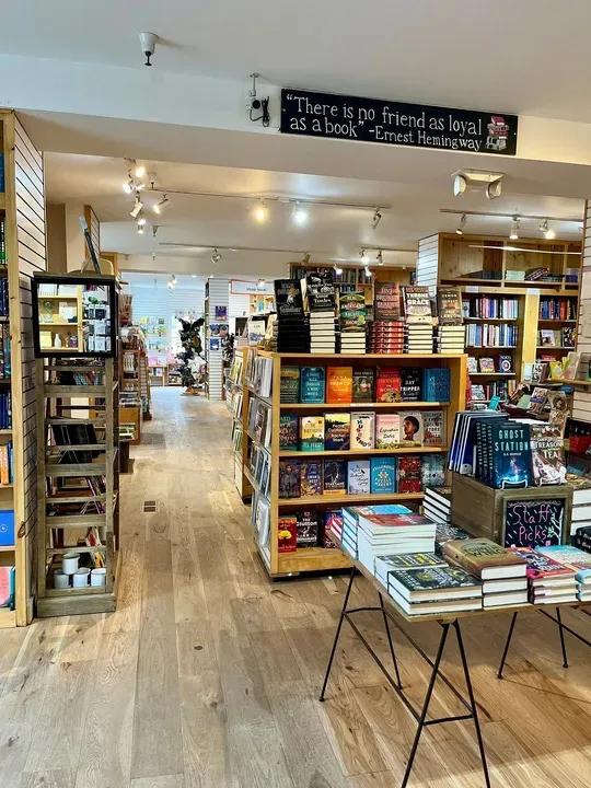 Dolly’s Bookstore