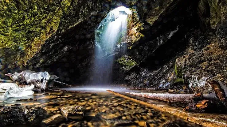 Donut Falls Trail