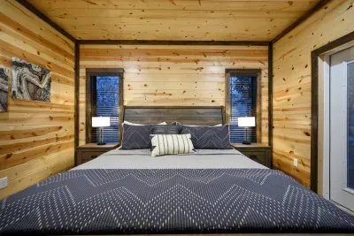 Bedroom 2 with King Bed