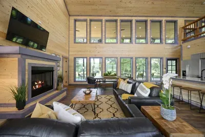 Spacious Living room