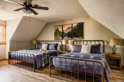 Bedroom 3 with King and Queen Beds