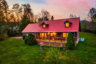 Secluded Cabin with EZ Parking