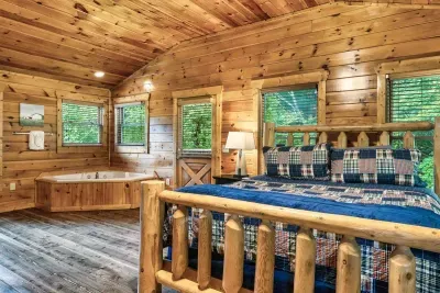 Master Bedroom with King Bed, Jacuzzi tub and Ensuite Bathroom