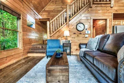 Living room with queen sleeper sofa 