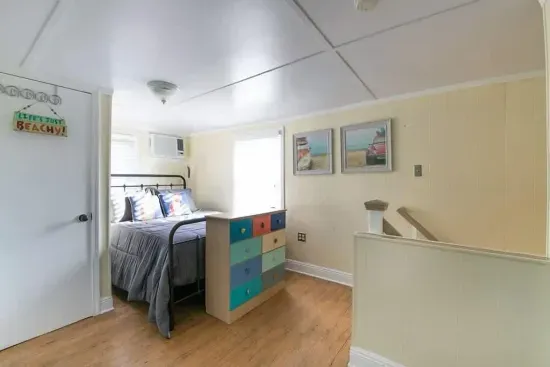 Grand Isle Top of stairs bedroom