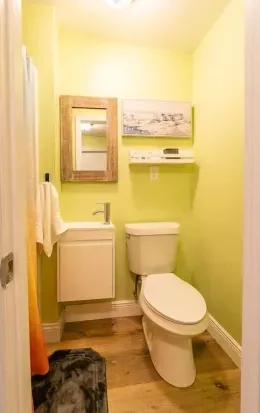 Grand Isle Kitchen Mud room bath