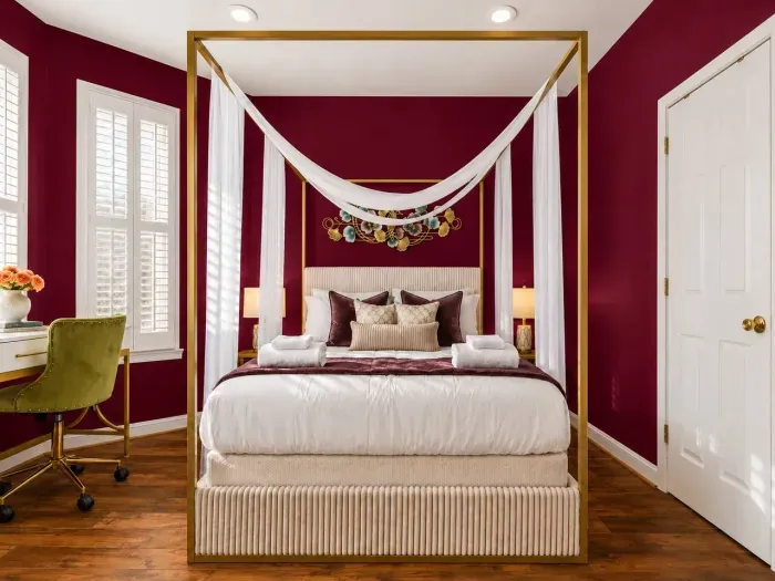 Queen Canopy Bed. Sofa can be unfolded to a double bed. Dedicated work desk. 55 inch Roku TV.  Filled with Sunlight during the day.  Face a busy street.  Double layer soundproofing windows.  White noise machine provided.  Ensuite Bathroom.