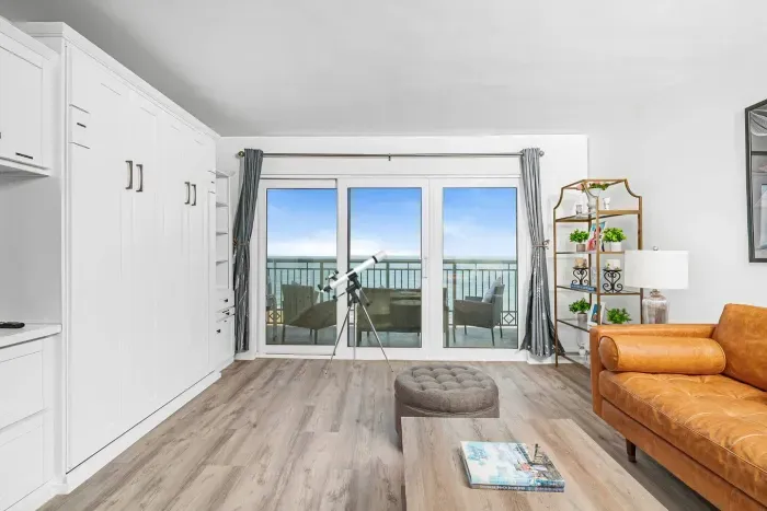 Direct Ocean View - View dolphins during the day and moongazing and stargazing at night with the telescope!