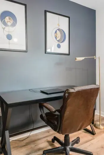 Bedroom #2 (3rd Floor) - Work Desk