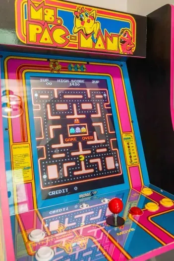 Bedroom #4 (3rd Floor) - Arcade Game