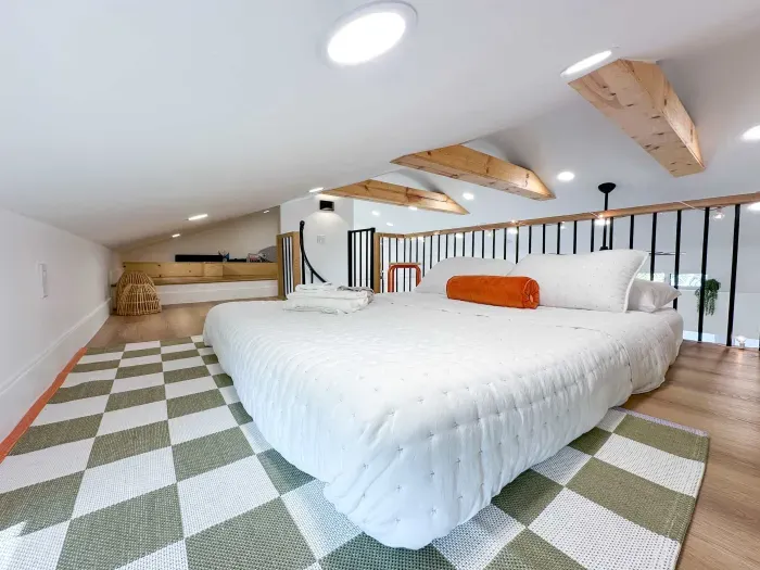 Spacious Studio with Bonus Loft Bed - image 11 of 14