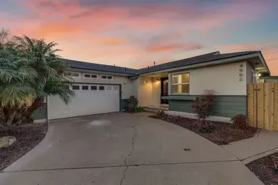 Sunny Retreat/Huge Yard/Central (60 day min) - image 32 of 33