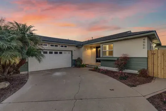 Sunny Retreat/Huge Yard/Central (60 day min)