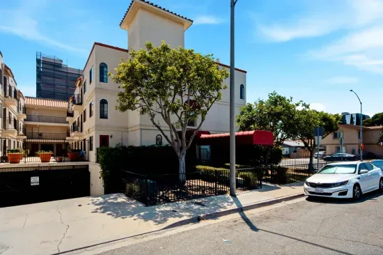 Modern 2 Bedroom North Park Retreat with Dedicated Parking and Walkable Coffee Shops $500 off first months rent!