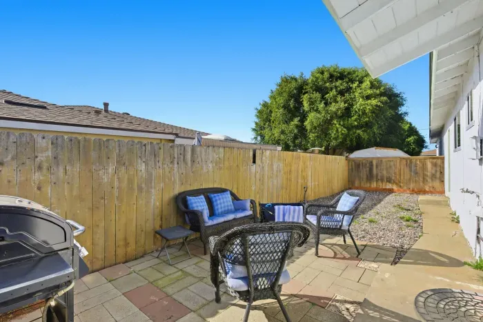 Available now-Comfortable 2-Bedroom Home - image 25 of 31