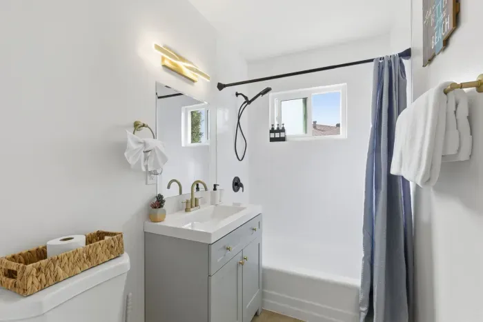 Available now-Comfortable 2-Bedroom Home - image 9 of 31