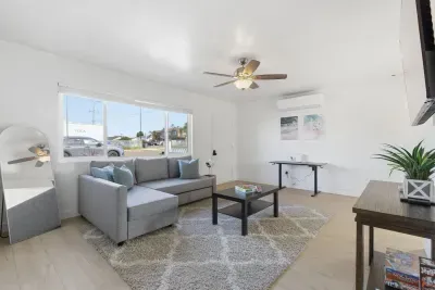 Available now-Comfortable 2-Bedroom Home - image 8 of 31