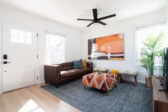 Bueno Bueno Casita - 7 min to Downtown - 4 Bdr