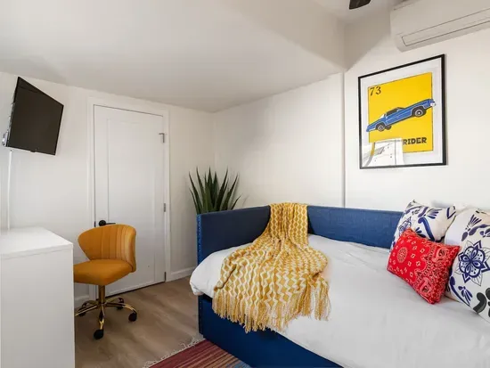 Barrio Casita - 2Bd, Central, Parking, EV Charging