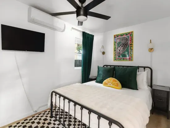 Barrio Casita - 2Bd, Central, Parking, EV Charging