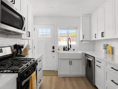 Barrio Casita - 2Bd, Central, Parking, EV Charging - image 4 of 47
