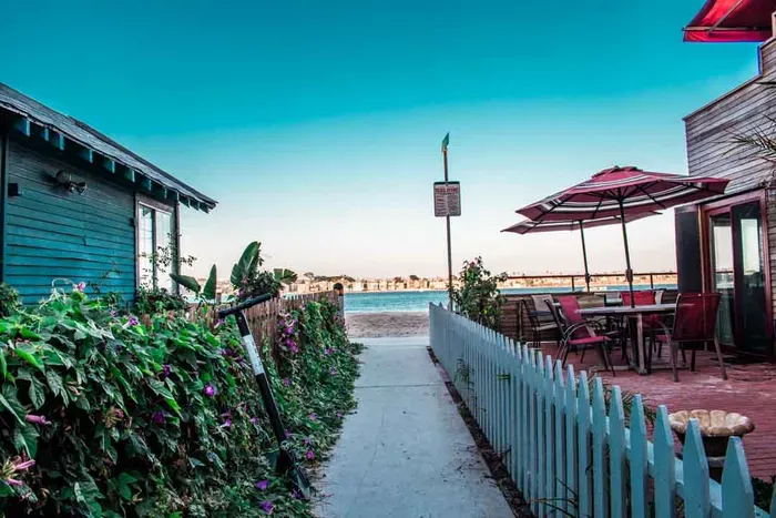 Entire Mission Beach Duplex, Steps 2 the Ocean & Bay, 2 Parking Spots! - image 53 of 58