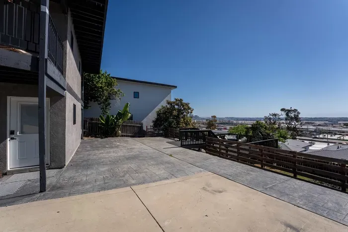 where you can park 2-4 cars and how to get to the hot tub and fire pit.