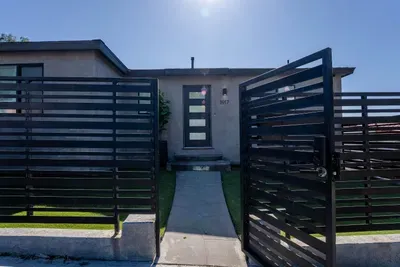 Modern 5BR Oasis - City Views, Gym & Gated Parking - image 102 of 109