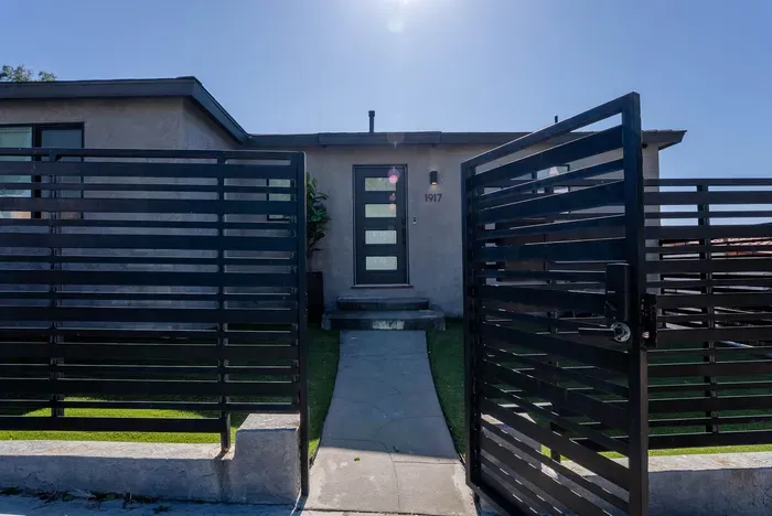 Modern 5BR Oasis - City Views, Gym & Gated Parking - image 102 of 109