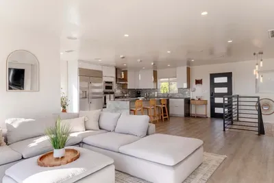 Modern 5BR Oasis - City Views, Gym & Gated Parking - image 8 of 109