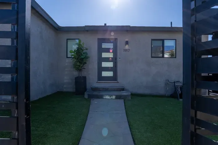 Modern 5BR Oasis - City Views, Gym & Gated Parking - image 103 of 109