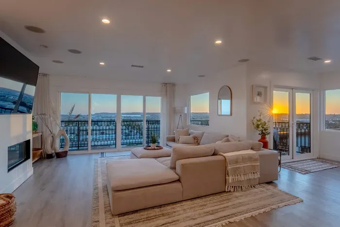 Modern 5BR Oasis - City Views, Gym & Gated Parking - image 67 of 109