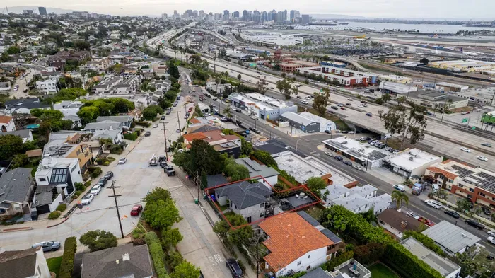 Modern 5BR Oasis - City Views, Gym & Gated Parking - image 109 of 109