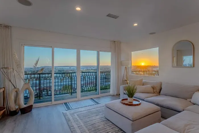 Modern 5BR Oasis - City Views, Gym & Gated Parking - image 68 of 109