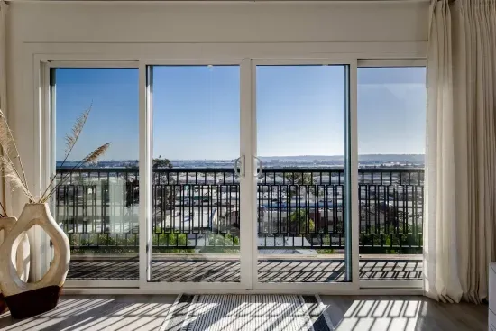 Modern 5BR Oasis - City Views, Gym & Gated Parking