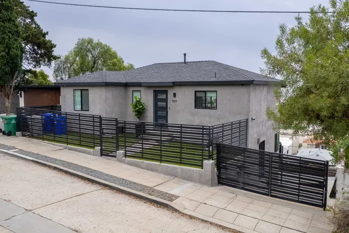 Modern 5BR Oasis - City Views, Gym & Gated Parking - image 105 of 109