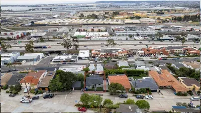 Modern 5BR Oasis - City Views, Gym & Gated Parking - image 107 of 109