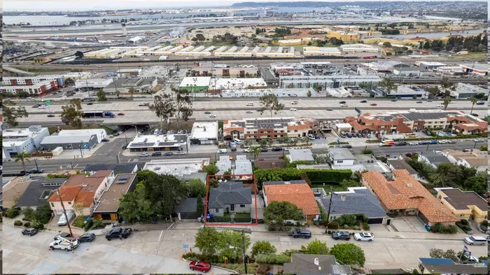 Modern 5BR Oasis - City Views, Gym & Gated Parking - image 107 of 109