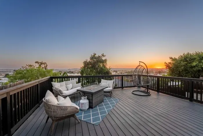 Modern 5BR Oasis - City Views, Gym & Gated Parking - image 76 of 109