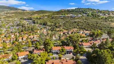 La Costa Gem/2BR, Garage, Pool - image 43 of 48