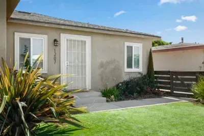 3 Bed 2 Bath Beautiful Imperial Beach Home - image 2 of 28