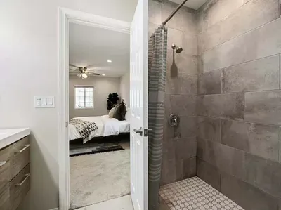 3 Bed 2 Bath Beautiful Imperial Beach Home - image 16 of 28