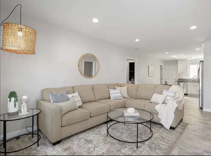 3 Bed 2 Bath Beautiful Imperial Beach Home - image 10 of 28
