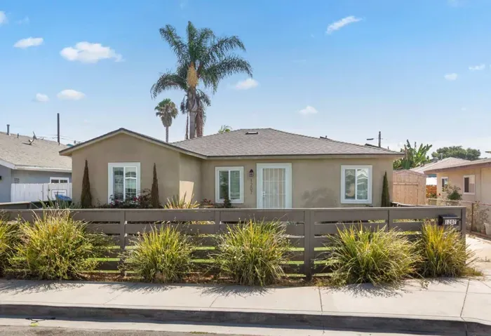 3 Bed 2 Bath Beautiful Imperial Beach Home - image 27 of 28