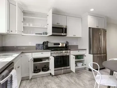 3 Bed 2 Bath Beautiful Imperial Beach Home - image 8 of 28