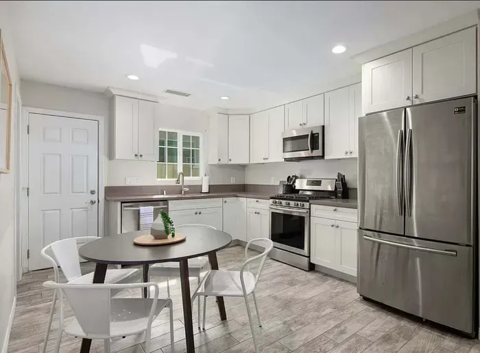 3 Bed 2 Bath Beautiful Imperial Beach Home - image 7 of 28