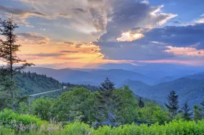 Smoky Mountain Cabin Getaway Guide: Best trails, views, and local adventures featured image