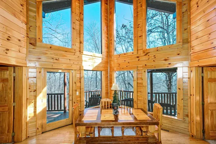 Vaulted ceiling and natural light 