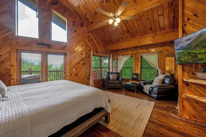 Master bedroom with huge ensuite bathroom. Queenbed added