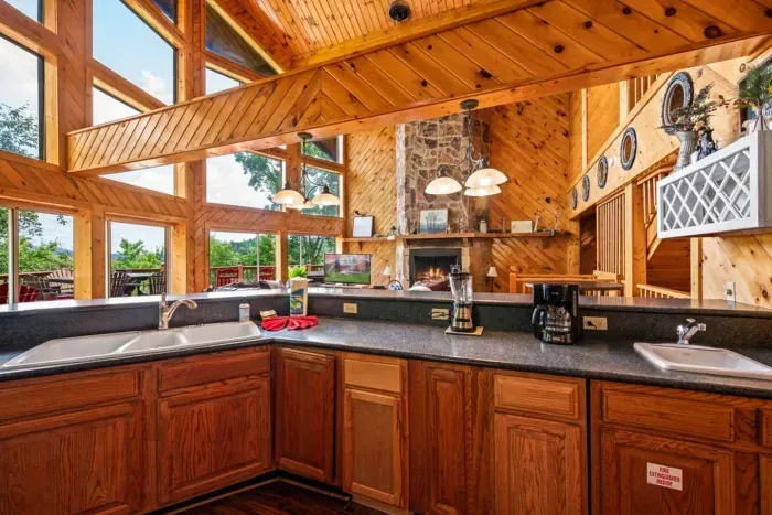 Dual sinks and extra counter space 